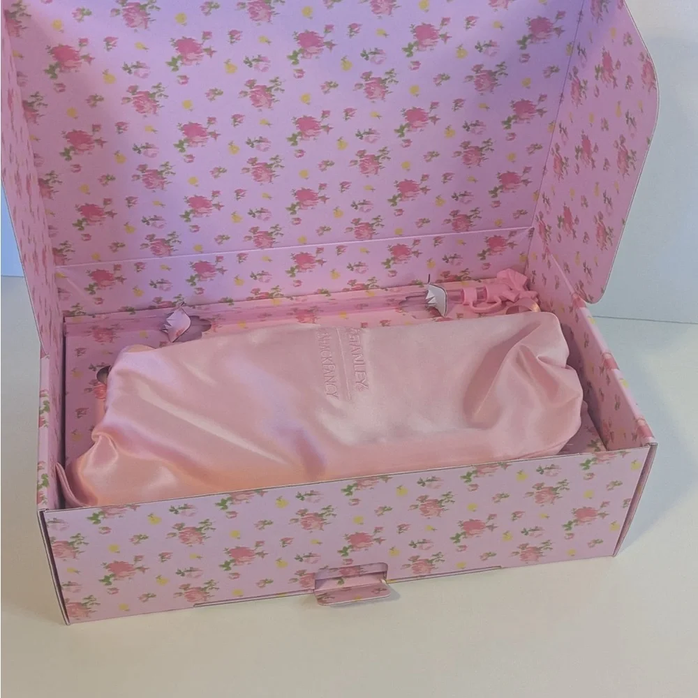 Stanley 1913 x LoveShackFancy Quencher H2.0 Flowstate™ Tumbler | 40 OZ - Picture 14 of 15